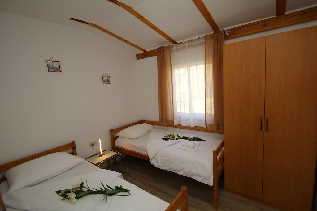 Oak House Villa Zadvarje Eksteriør bilde