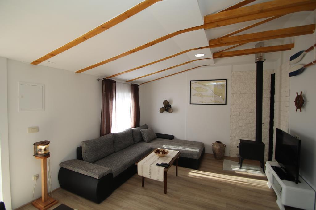 Oak House Villa Zadvarje Eksteriør bilde