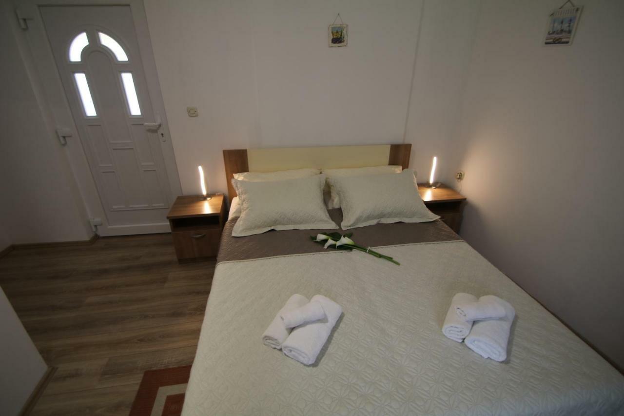 Oak House Villa Zadvarje Eksteriør bilde